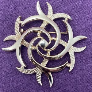 Sarah Coventry Vine and Thorns Brooch